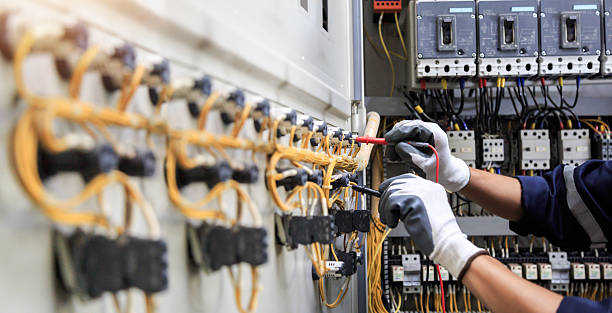 Professional Electrician technician working in Sweet Springs, MO